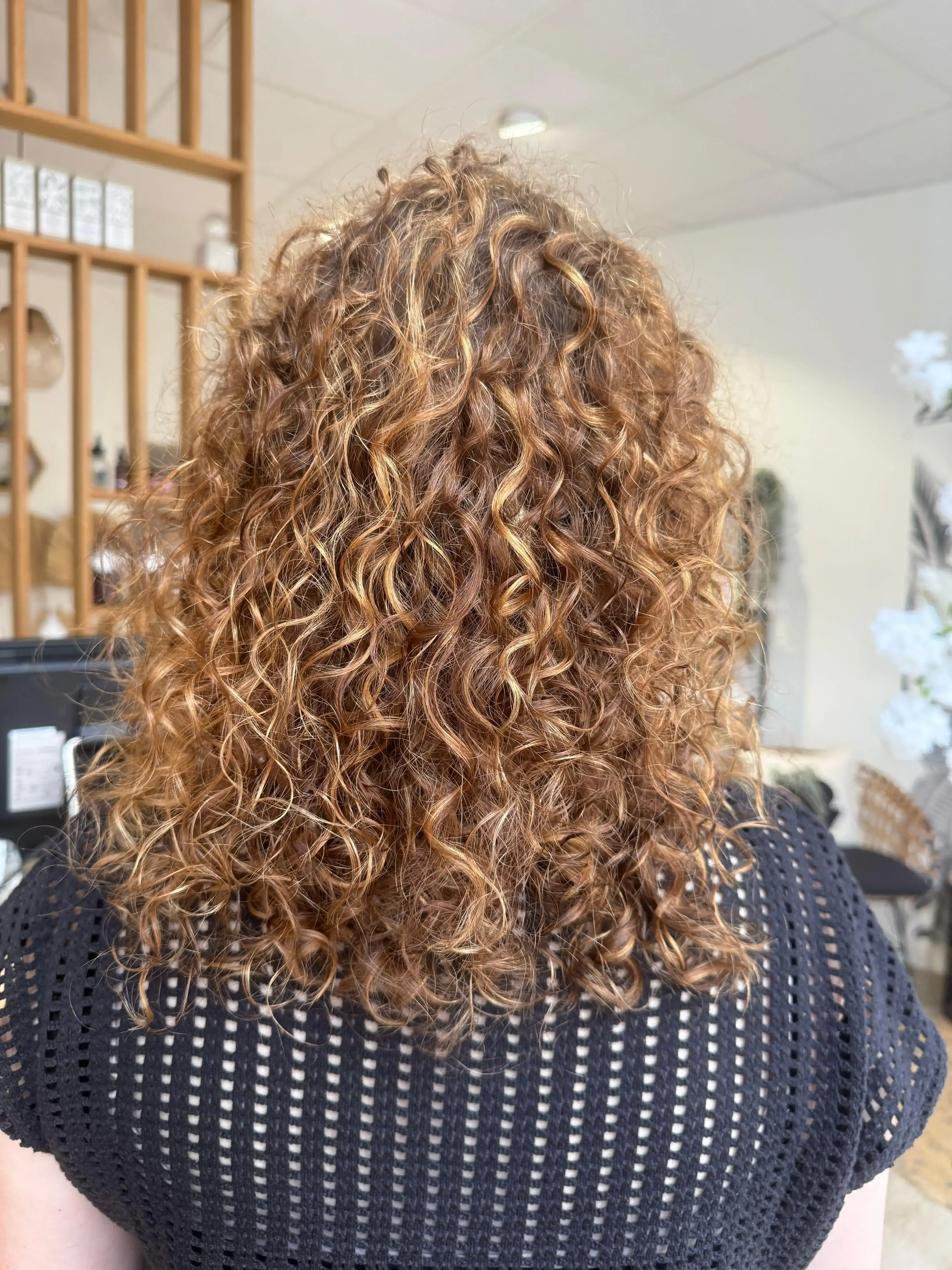 Cheveux Bouclés - Expertise rare pour sublimer vos boucles naturellement. à L'atelier by Mylène Auray