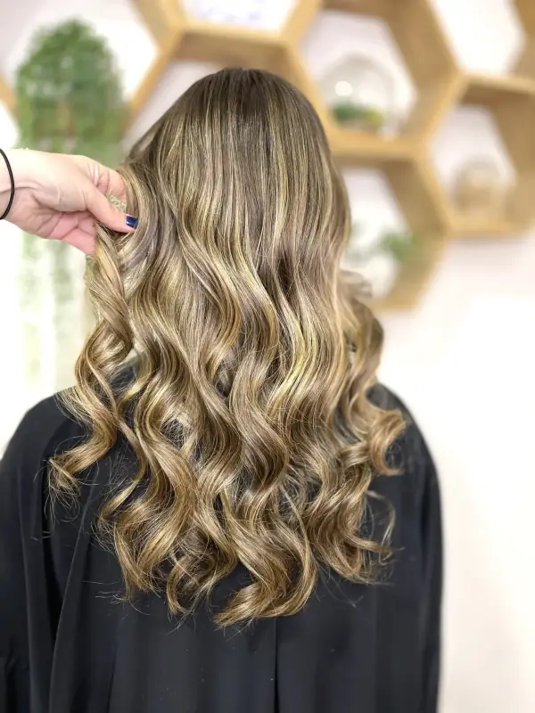 Coiffure événementielle - résultat salon L'atelier by Mylène